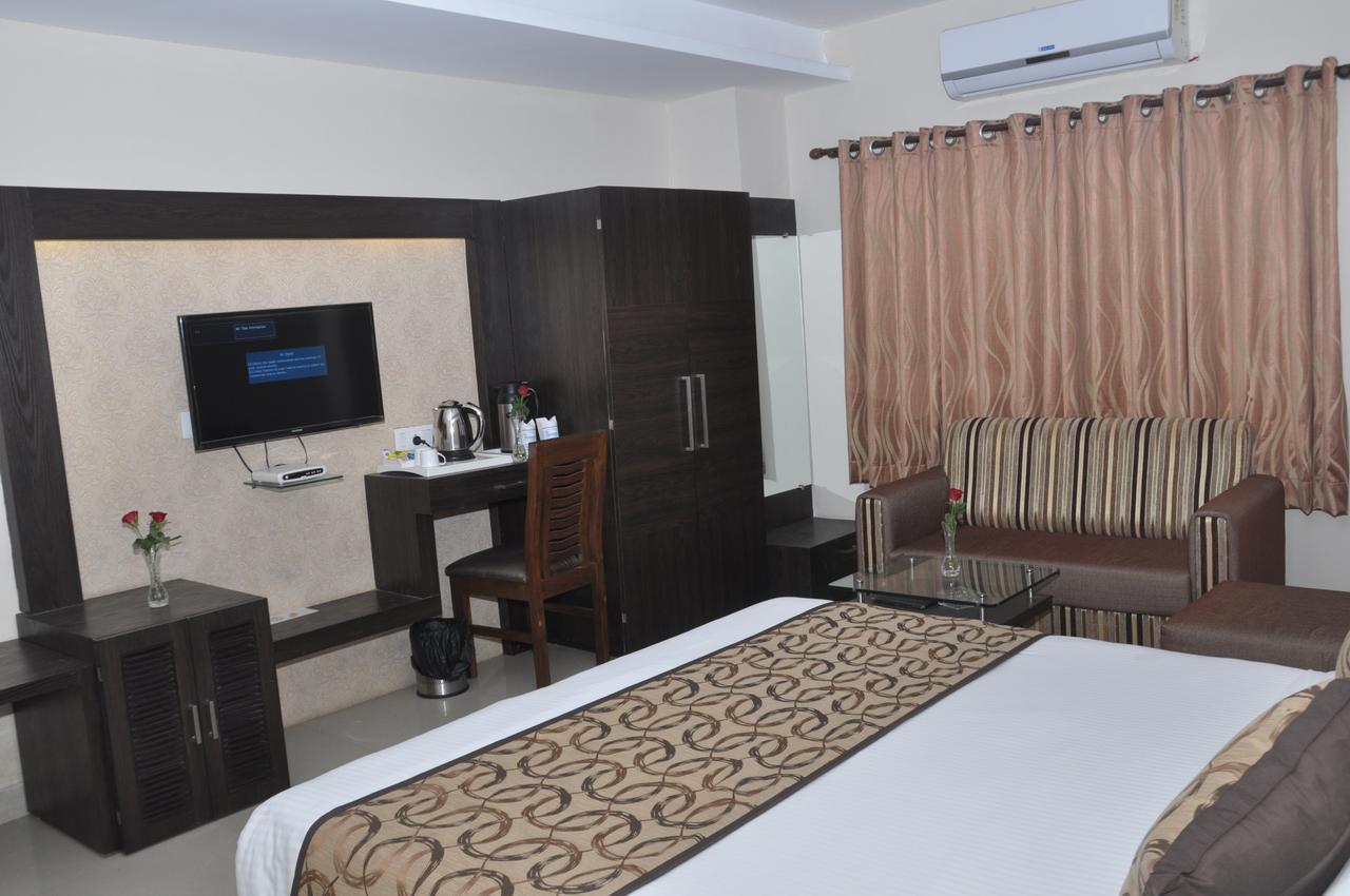 Hotel Galaxy Allahabad Ngoại thất bức ảnh